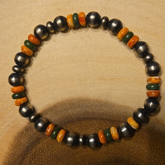 Native American, hand crafted, stretch bracelet. - Picture 2 of 3
